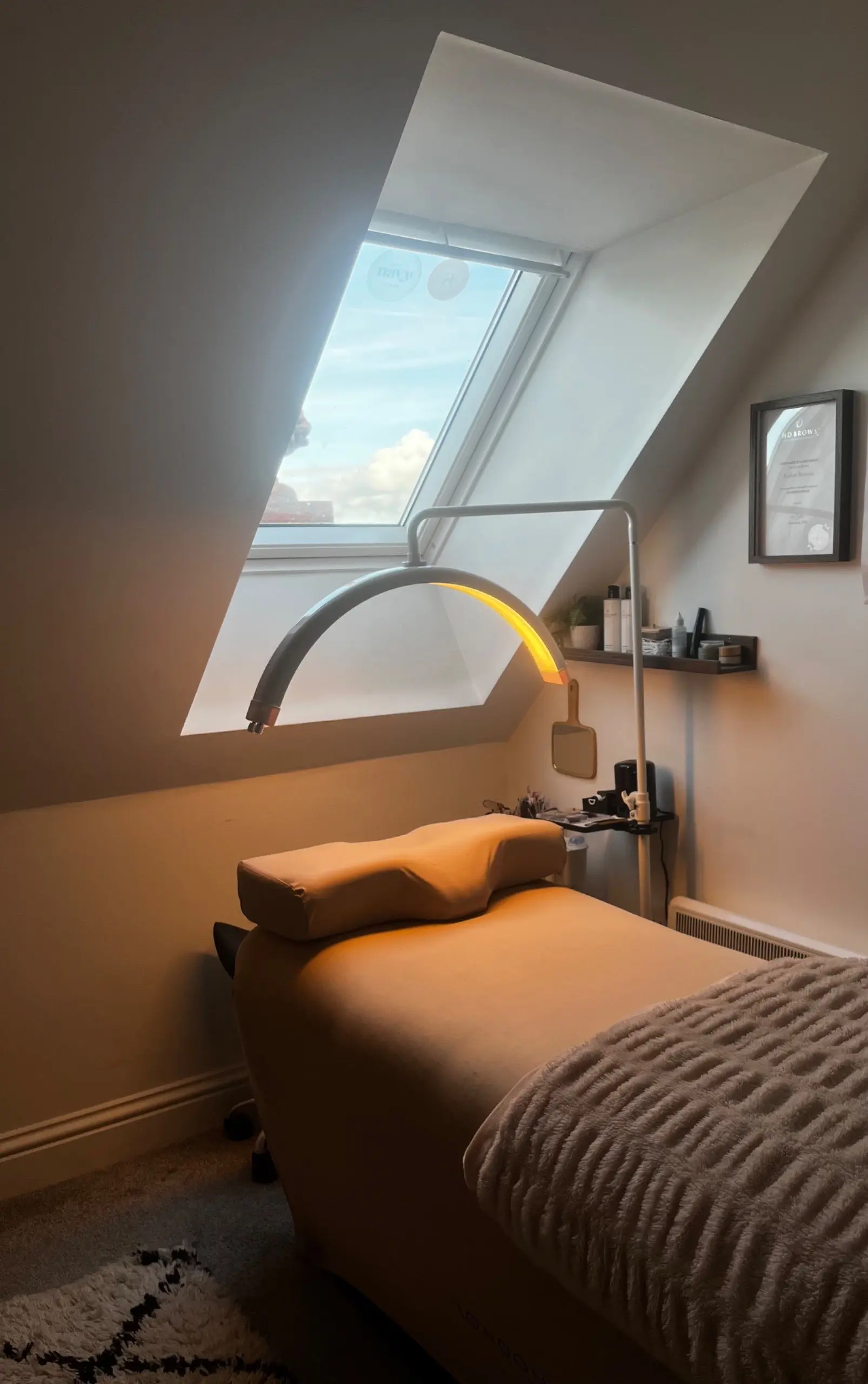 Treatment bed beneath the skylight