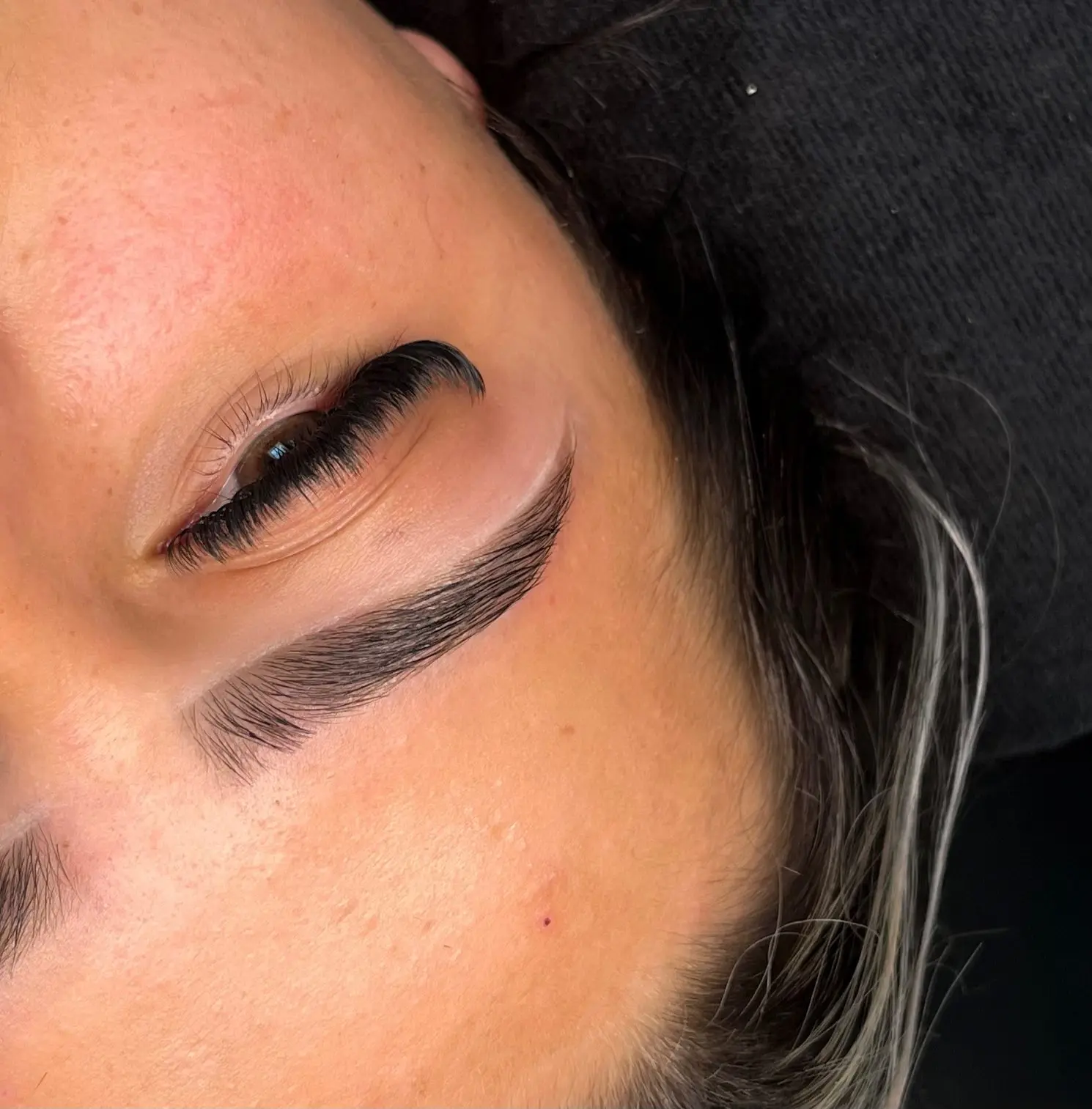 Dark, full volume lash set